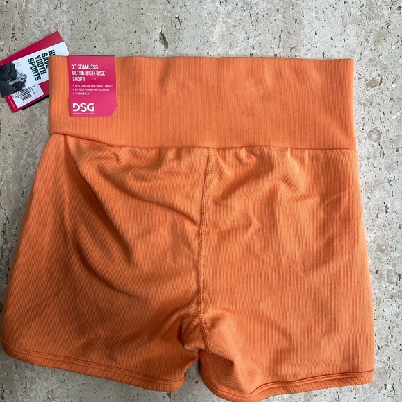 DSG Twitch & Allison 3” Seamless Ultra High Rise Light Orange Shorts Sz Medium - Picture 2 of 5